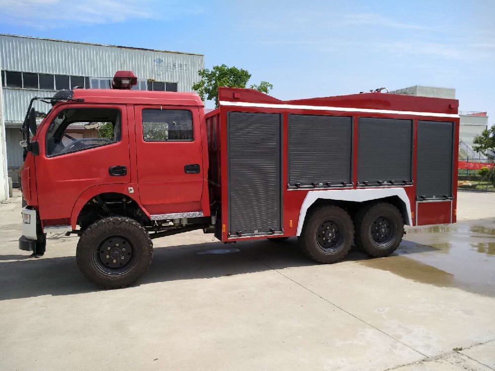 六驱消防车
