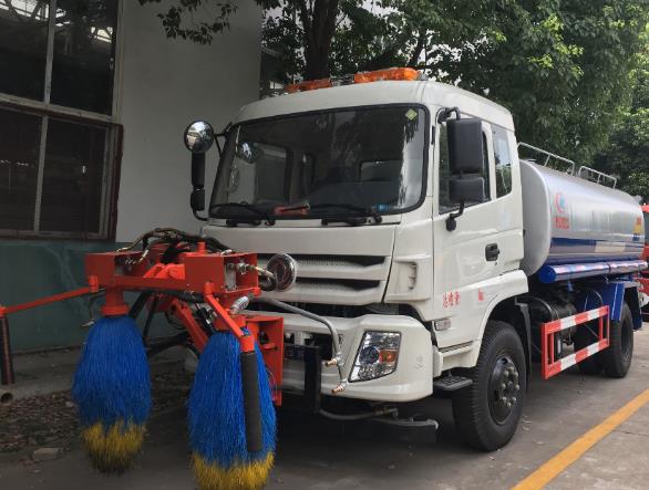 8吨护栏清洗车
