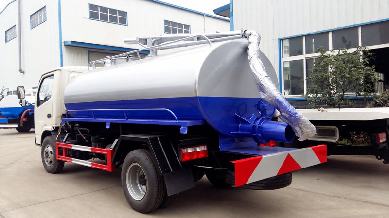 P04_035_5方吸粪车_图05_去Logo.jpg