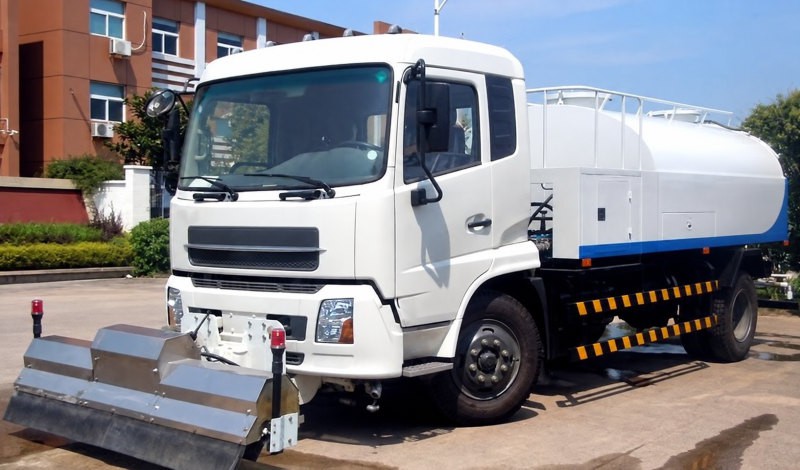 P06_047_天锦路面清洗车_图04_去Logo.jpg